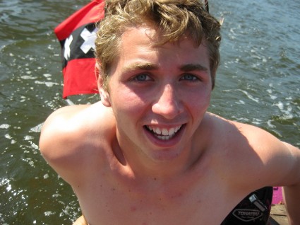 foto Daan in grachtenvletje